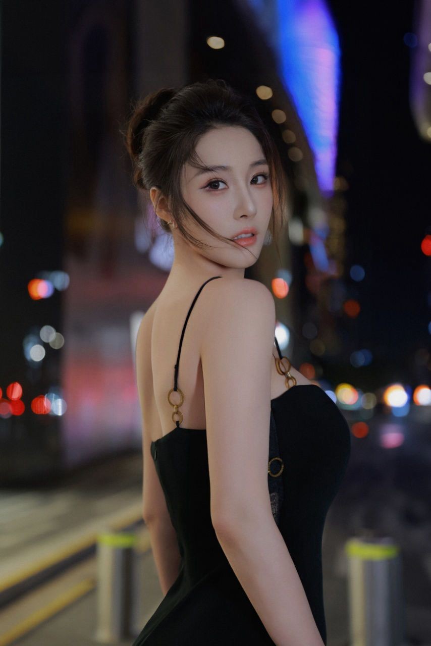 c2f22b977ccb7577bb523913ac259daa-size-854x1280-1782186999414.jpg